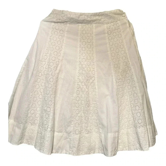 H&M Dresses & Skirts - Whimsical White Lace Skirt Size 4